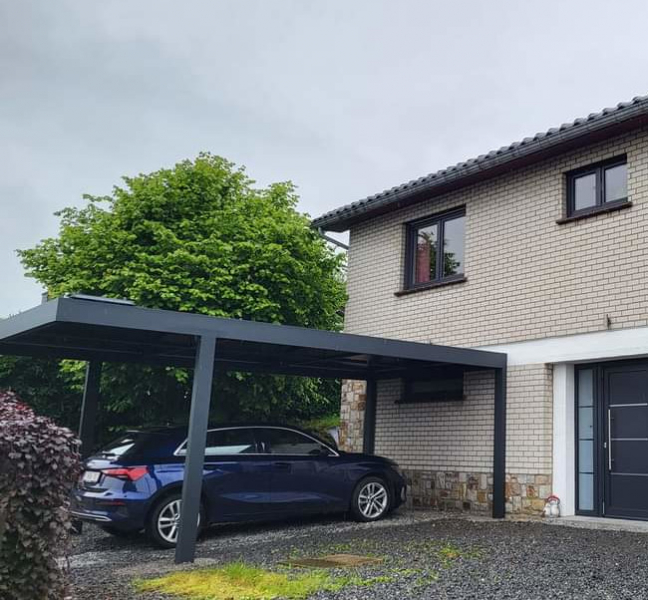 Installation d'un carport IZICAR (avec éclairage autonome) à Olne