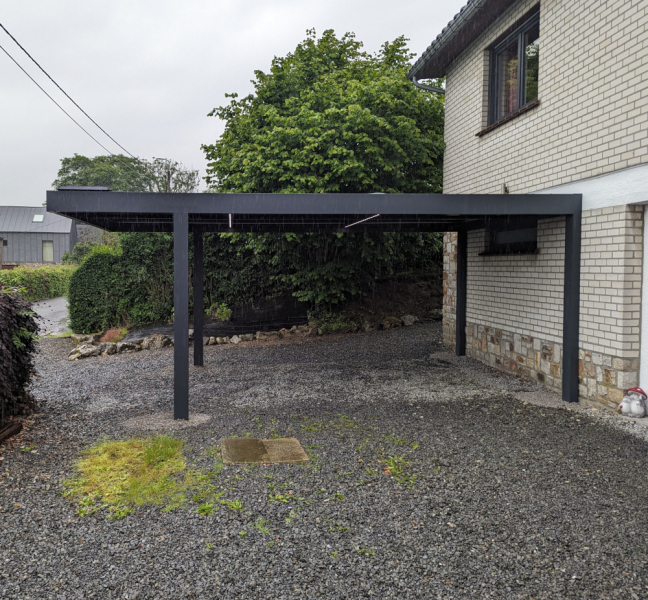 Installation d'un carport IZICAR (avec éclairage autonome) à Olne