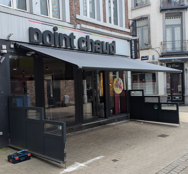 Installation d'un store banne coffre Ambre Somfy IO à Liège